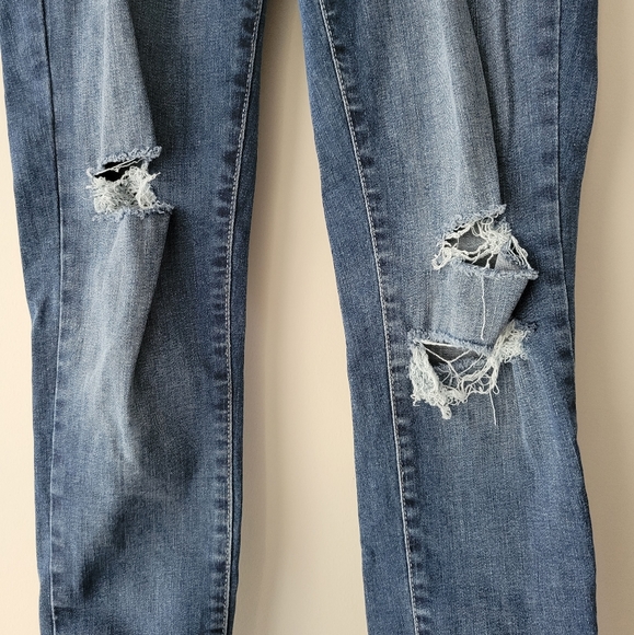 GAP | Distressed Skinny Jeggings - Picture 3 of 4